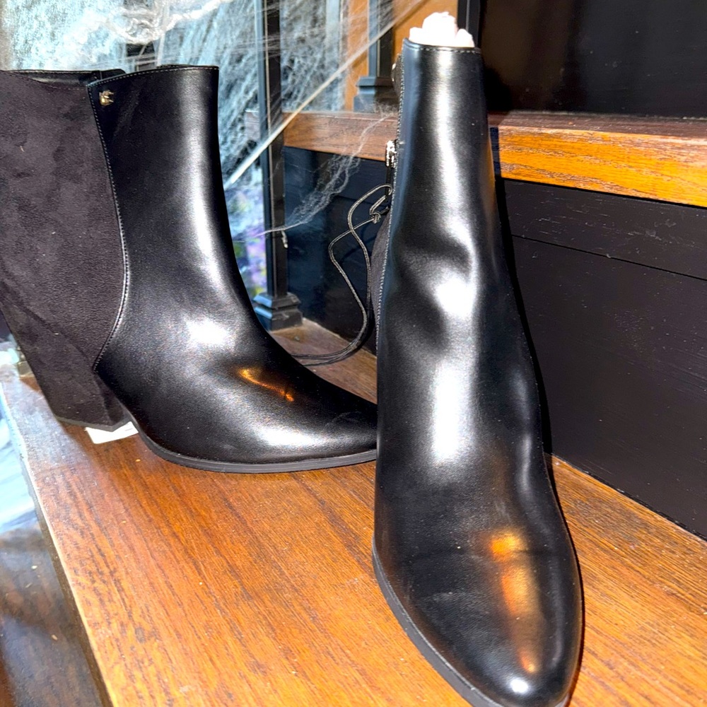 Black heel boots